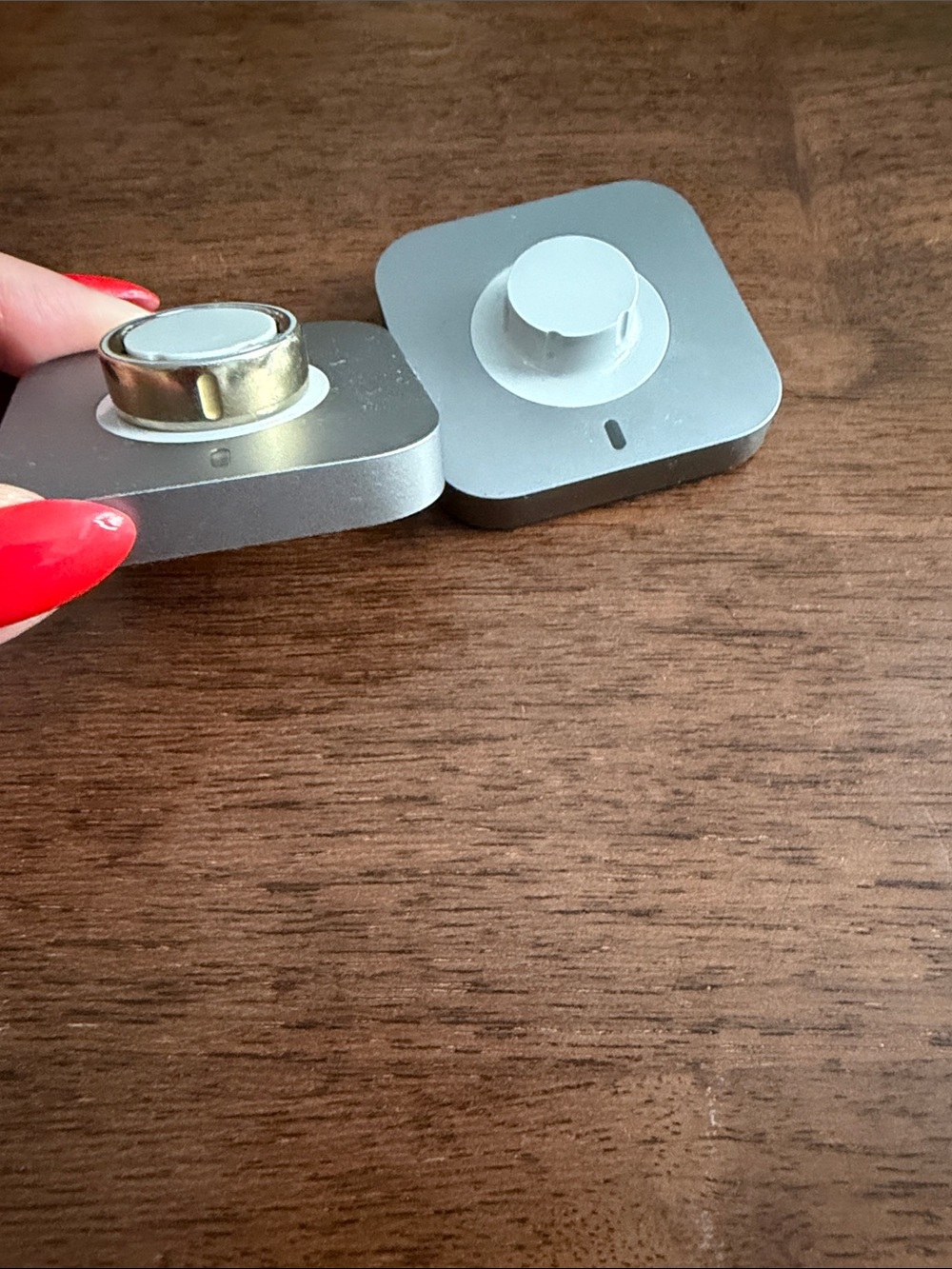Oura Silver Magnetic Charger Pack with White Dock